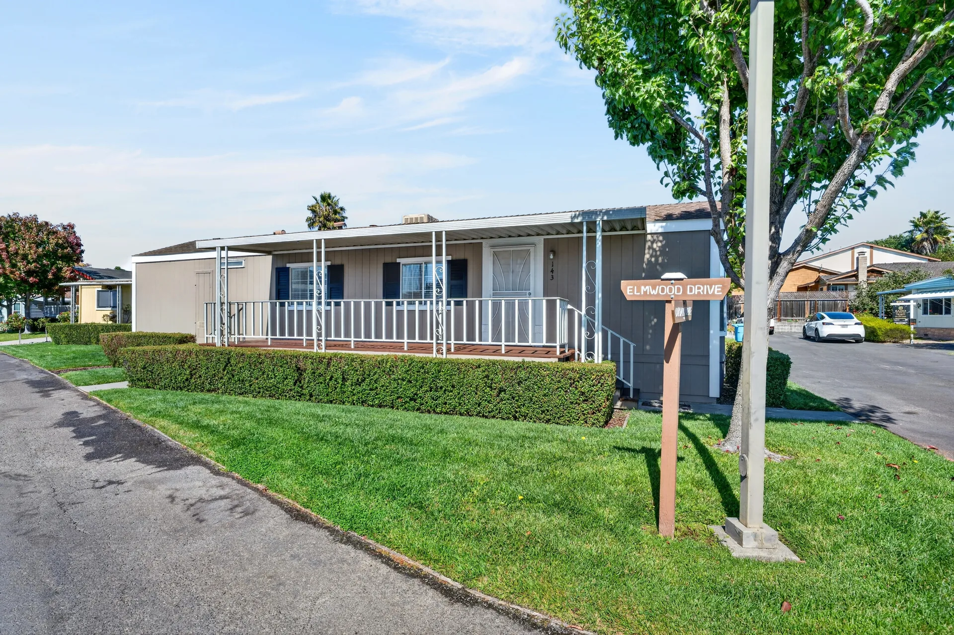 143 Oakwood Dr