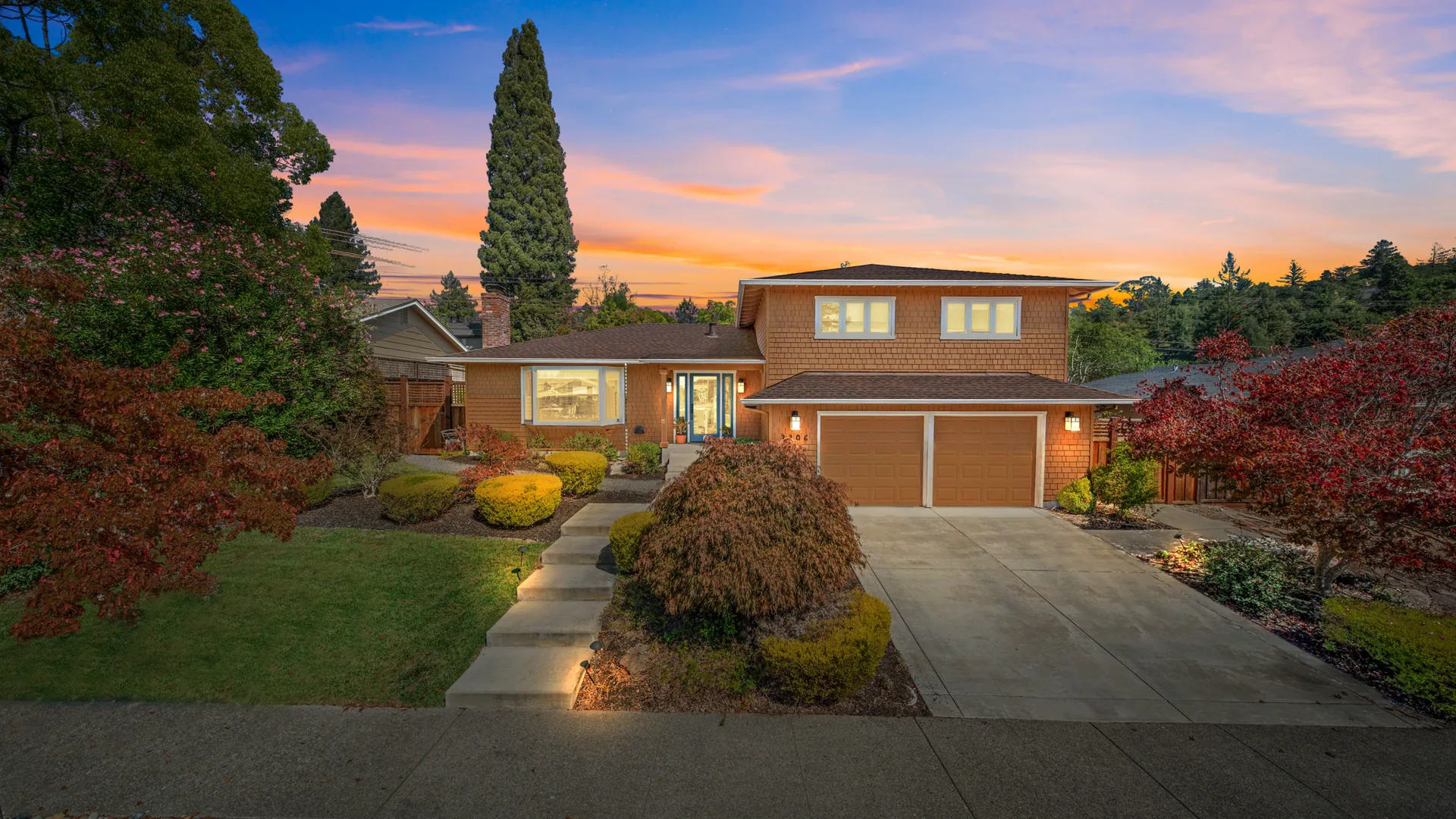 2206 Oak Hill Dr